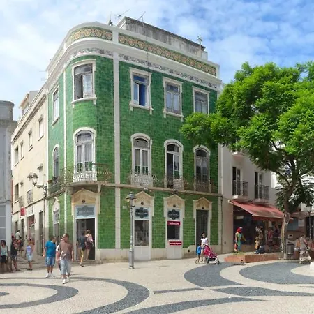 B07 - Maria Vitoria In Center Lagos